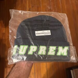 Supreme Felt Logo Beanie